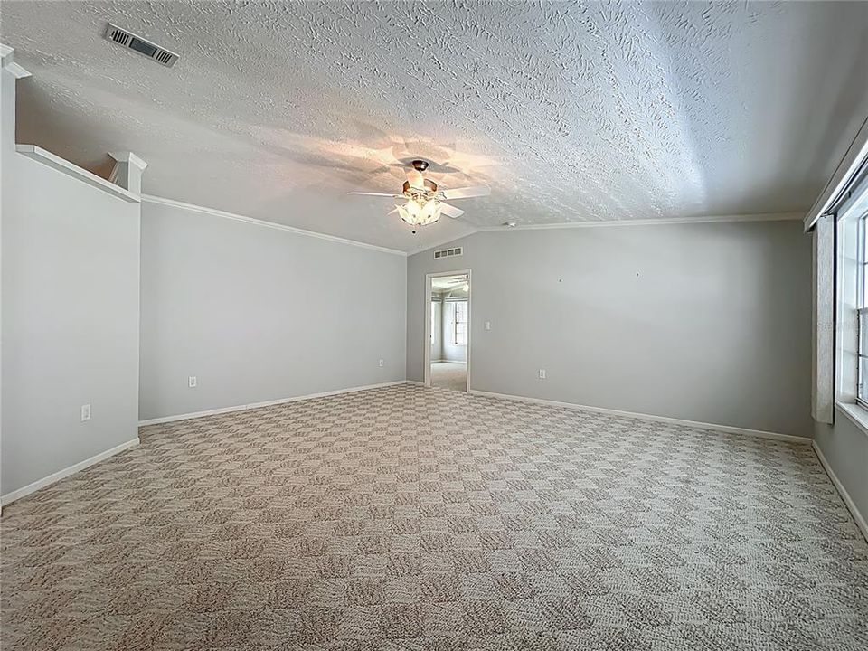 合同活跃: $239,900 (3 贝兹, 2 浴室, 1620 平方英尺)