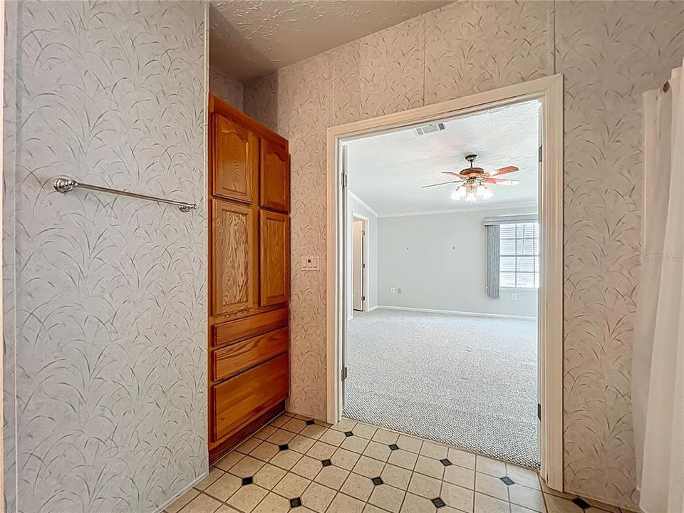 合同活跃: $239,900 (3 贝兹, 2 浴室, 1620 平方英尺)