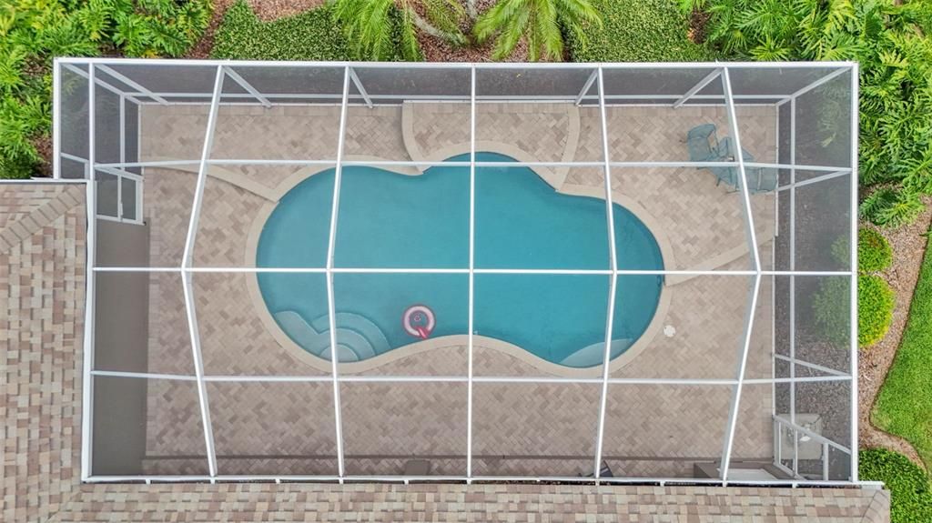 合同活跃: $889,900 (4 贝兹, 3 浴室, 3727 平方英尺)