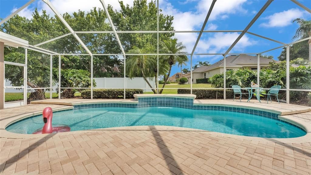 合同活跃: $889,900 (4 贝兹, 3 浴室, 3727 平方英尺)