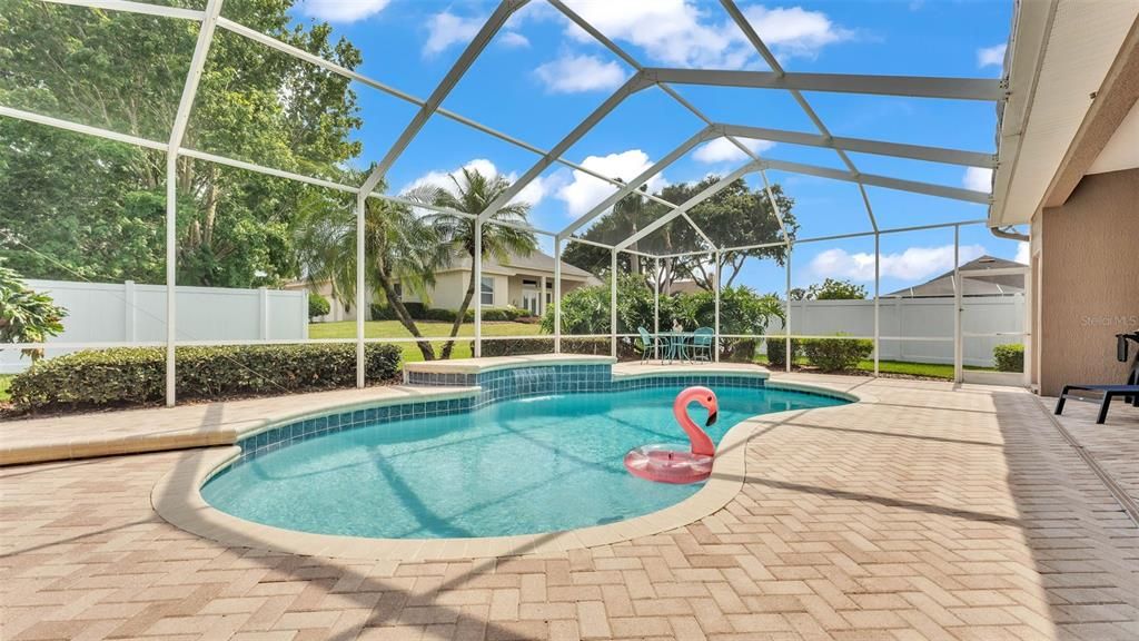 合同活跃: $889,900 (4 贝兹, 3 浴室, 3727 平方英尺)