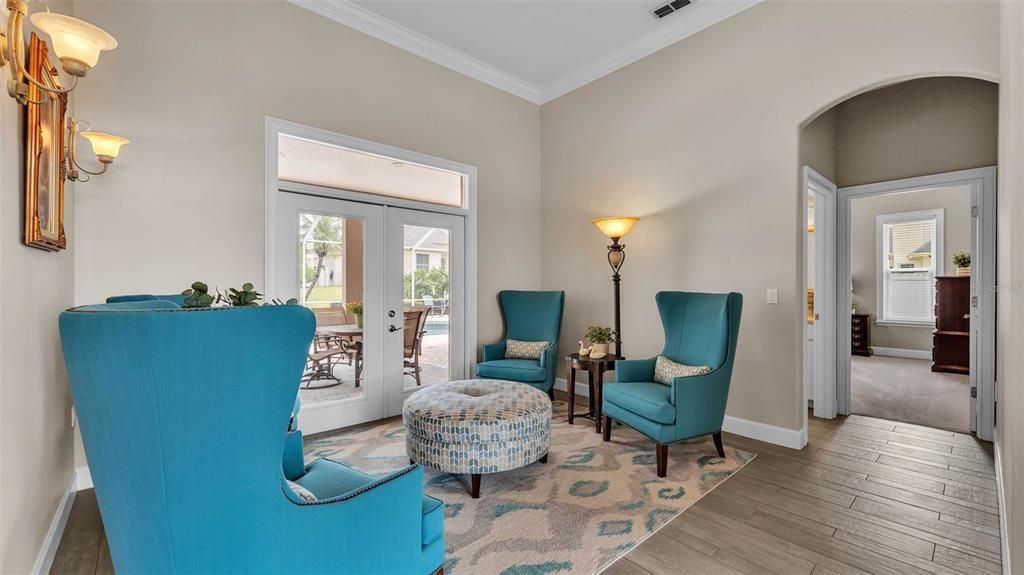 合同活跃: $889,900 (4 贝兹, 3 浴室, 3727 平方英尺)