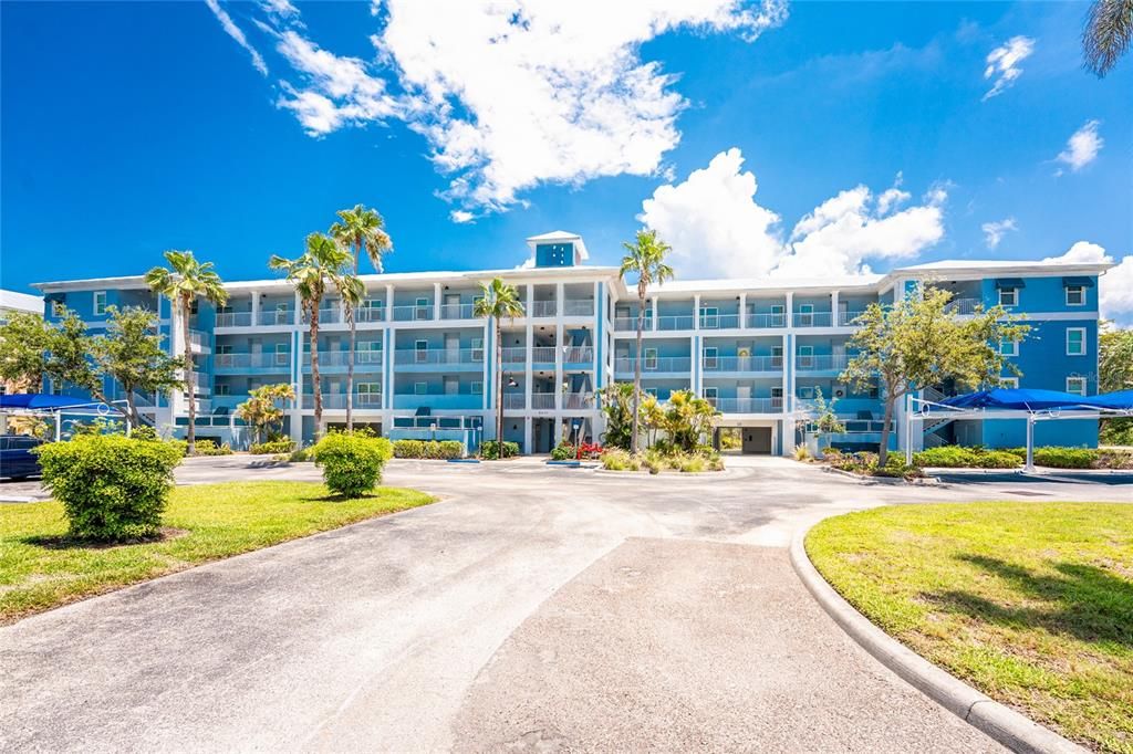 For Sale: $299,900 (2 beds, 2 baths, 1009 Square Feet)