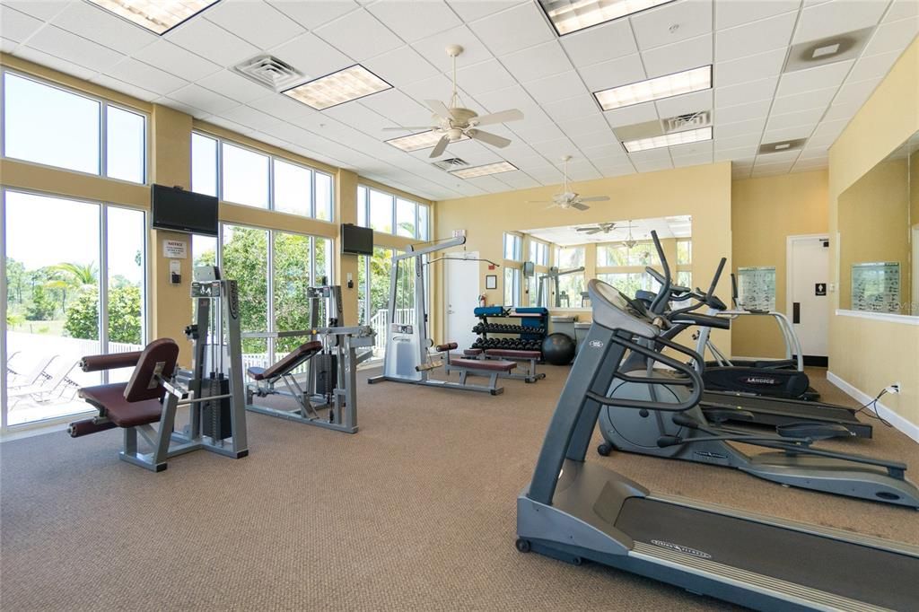 For Sale: $299,900 (2 beds, 2 baths, 1009 Square Feet)