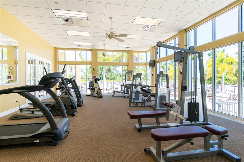 For Sale: $299,900 (2 beds, 2 baths, 1009 Square Feet)