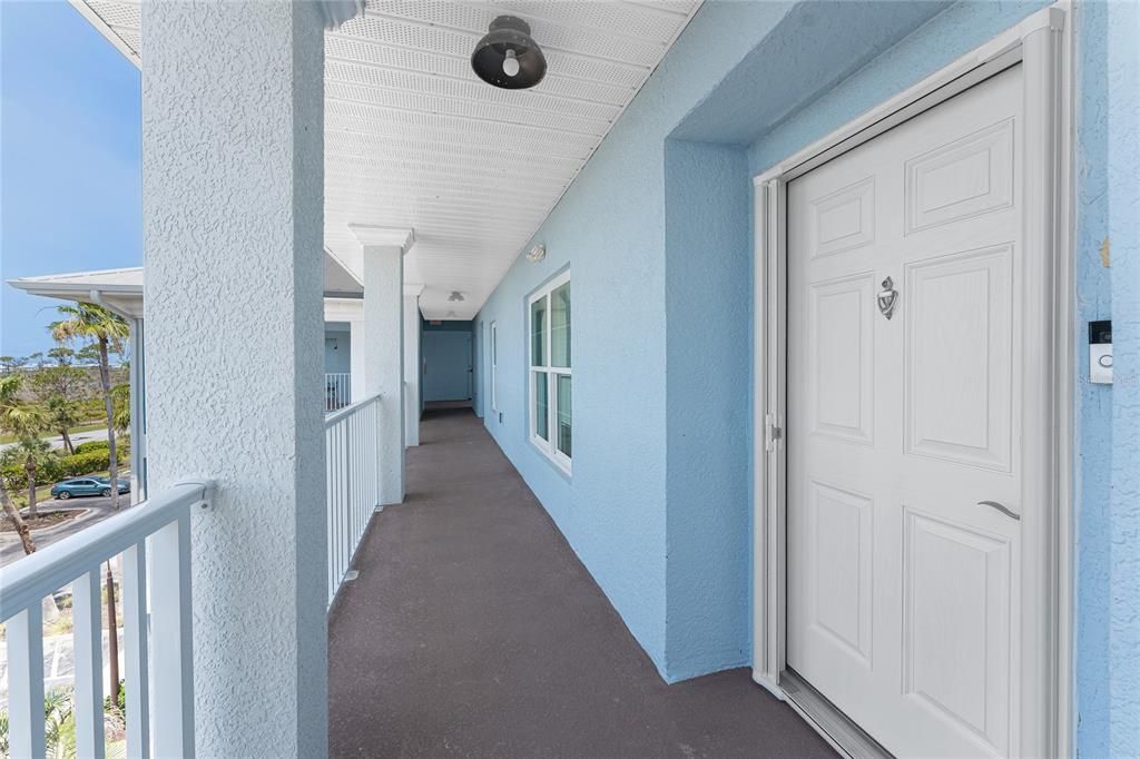 For Sale: $299,900 (2 beds, 2 baths, 1009 Square Feet)