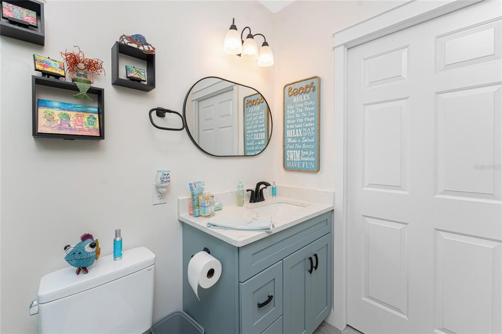 For Sale: $299,900 (2 beds, 2 baths, 1009 Square Feet)