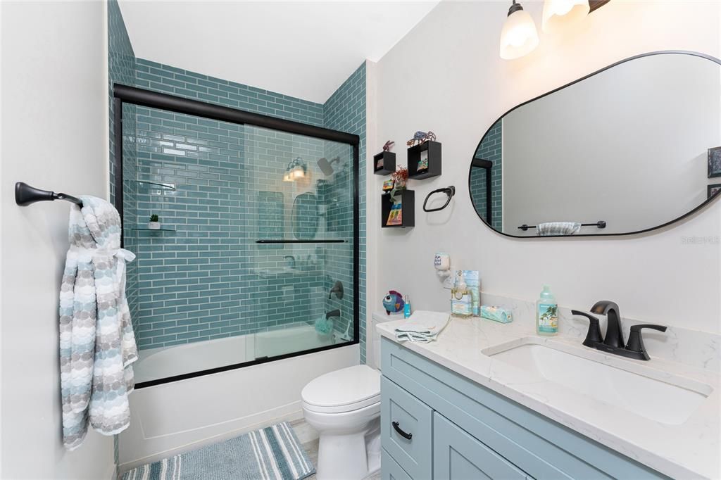 For Sale: $299,900 (2 beds, 2 baths, 1009 Square Feet)