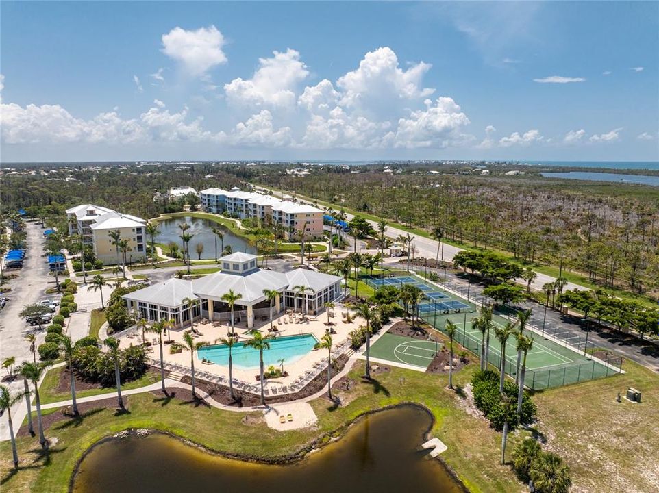 For Sale: $299,900 (2 beds, 2 baths, 1009 Square Feet)