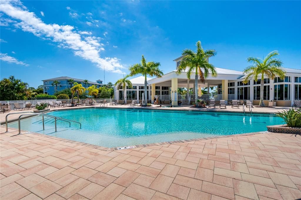 For Sale: $299,900 (2 beds, 2 baths, 1009 Square Feet)