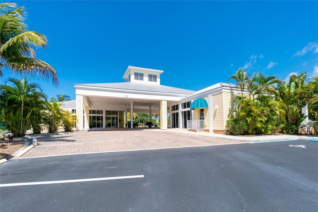 For Sale: $299,900 (2 beds, 2 baths, 1009 Square Feet)