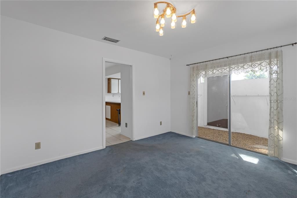 Active With Contract: $469,000 (4 beds, 2 baths, 2406 Square Feet)