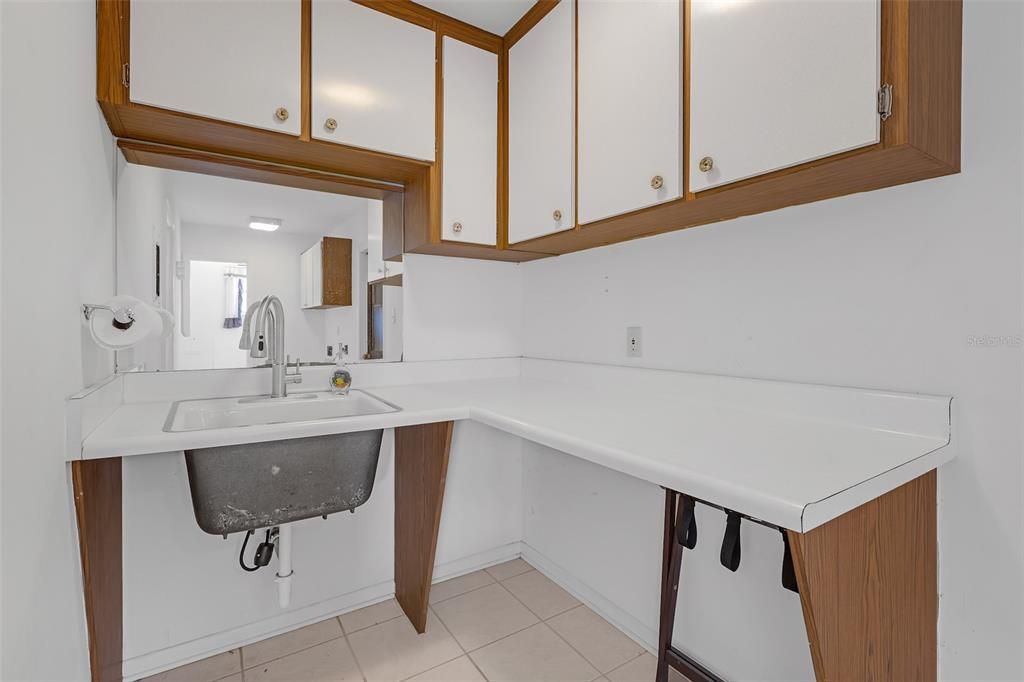 Active With Contract: $469,000 (4 beds, 2 baths, 2406 Square Feet)