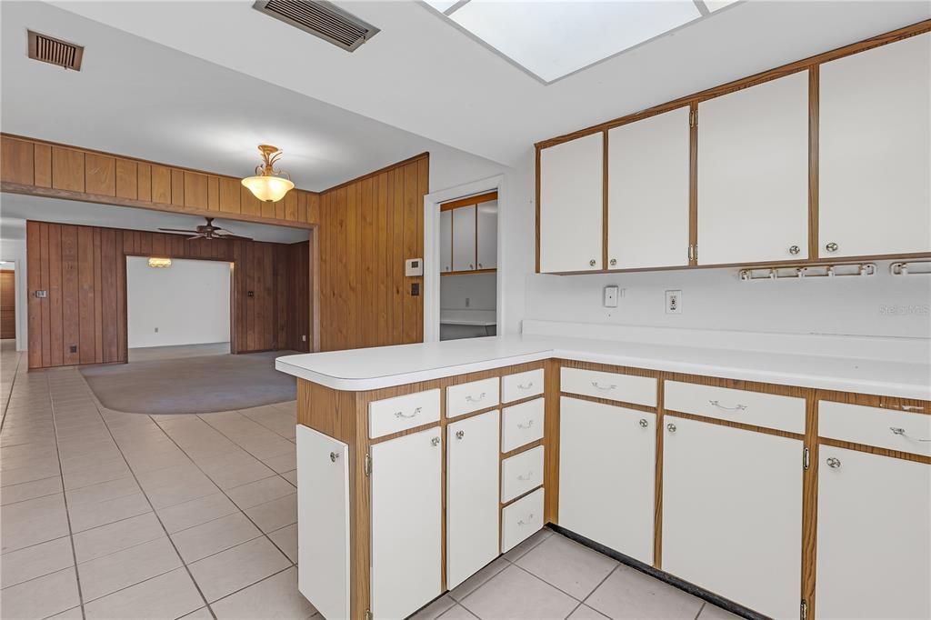 Active With Contract: $469,000 (4 beds, 2 baths, 2406 Square Feet)