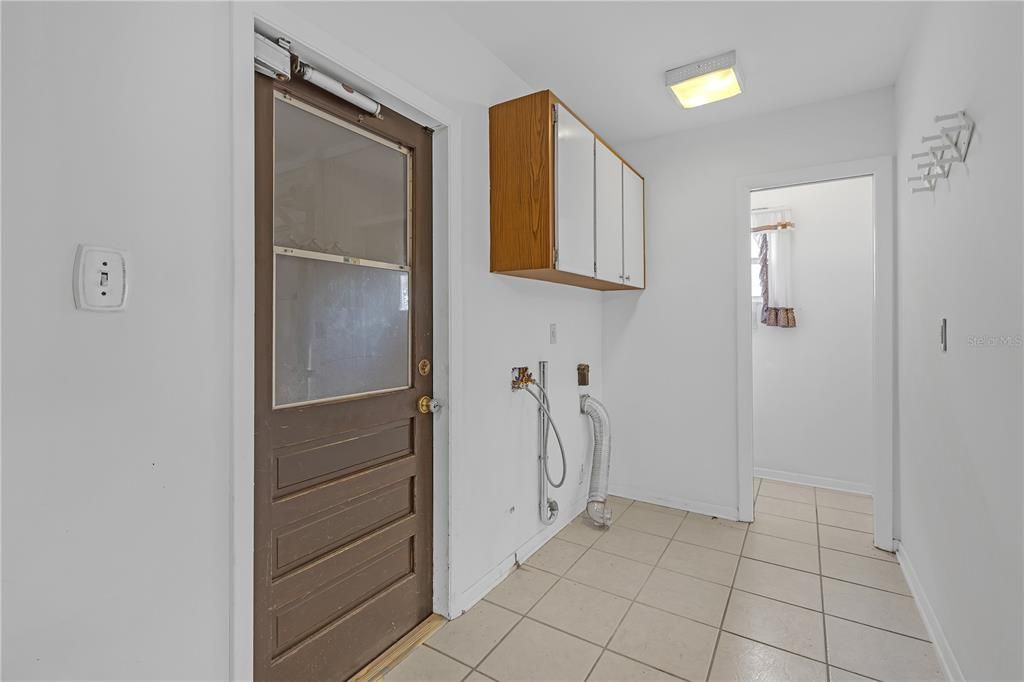 Active With Contract: $469,000 (4 beds, 2 baths, 2406 Square Feet)