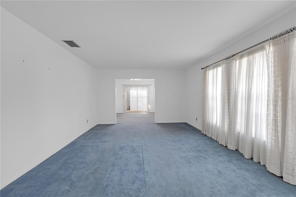 Active With Contract: $469,000 (4 beds, 2 baths, 2406 Square Feet)