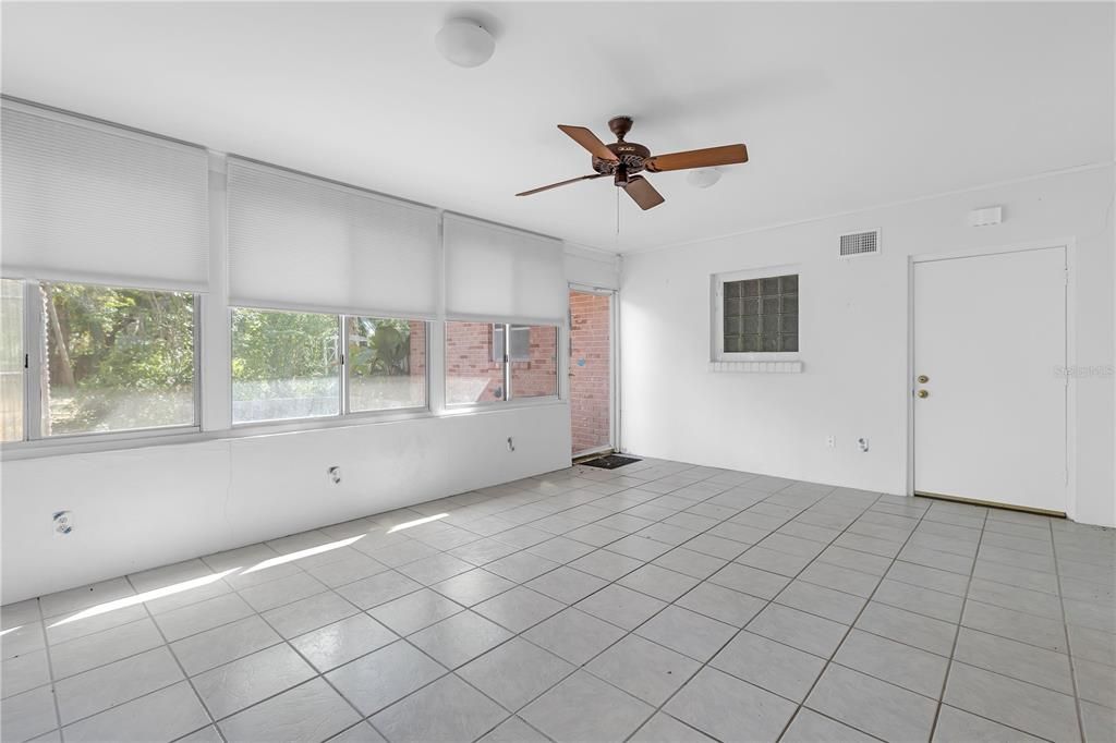 Active With Contract: $469,000 (4 beds, 2 baths, 2406 Square Feet)