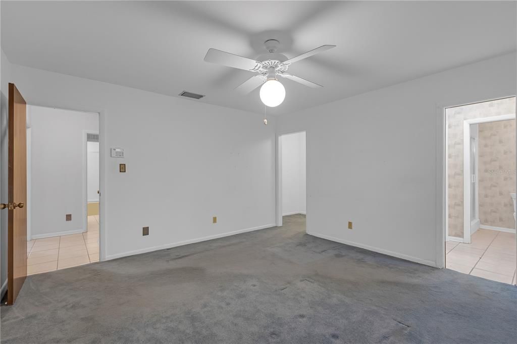 Active With Contract: $469,000 (4 beds, 2 baths, 2406 Square Feet)