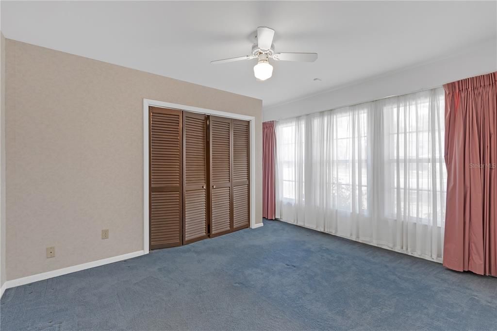 Active With Contract: $469,000 (4 beds, 2 baths, 2406 Square Feet)