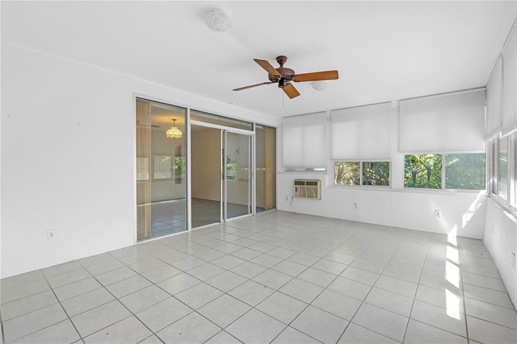 Active With Contract: $469,000 (4 beds, 2 baths, 2406 Square Feet)