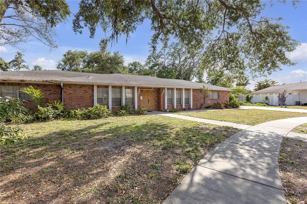 Active With Contract: $469,000 (4 beds, 2 baths, 2406 Square Feet)