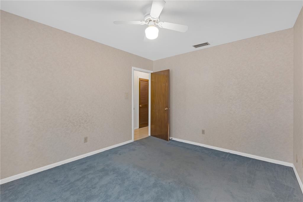 Active With Contract: $469,000 (4 beds, 2 baths, 2406 Square Feet)