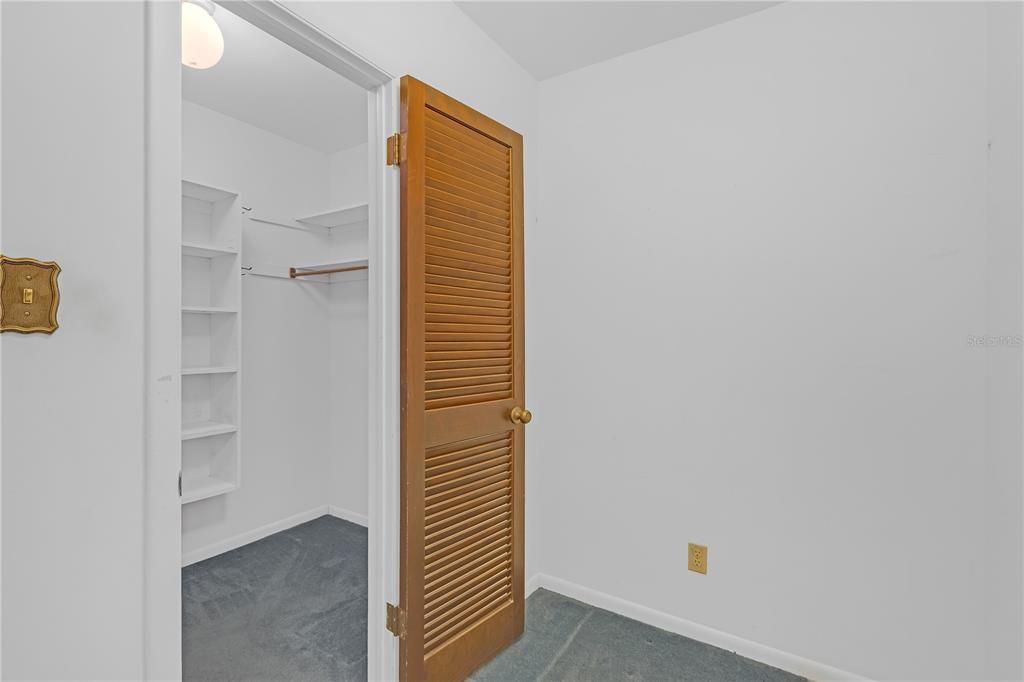 Active With Contract: $469,000 (4 beds, 2 baths, 2406 Square Feet)