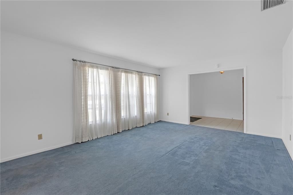 Active With Contract: $469,000 (4 beds, 2 baths, 2406 Square Feet)