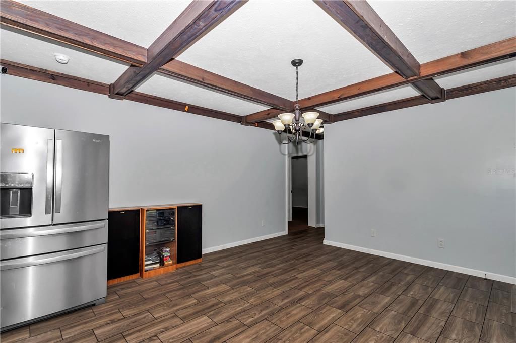На продажу: $599,999 (4 спален, 3 ванн, 2400 Квадратных фут)