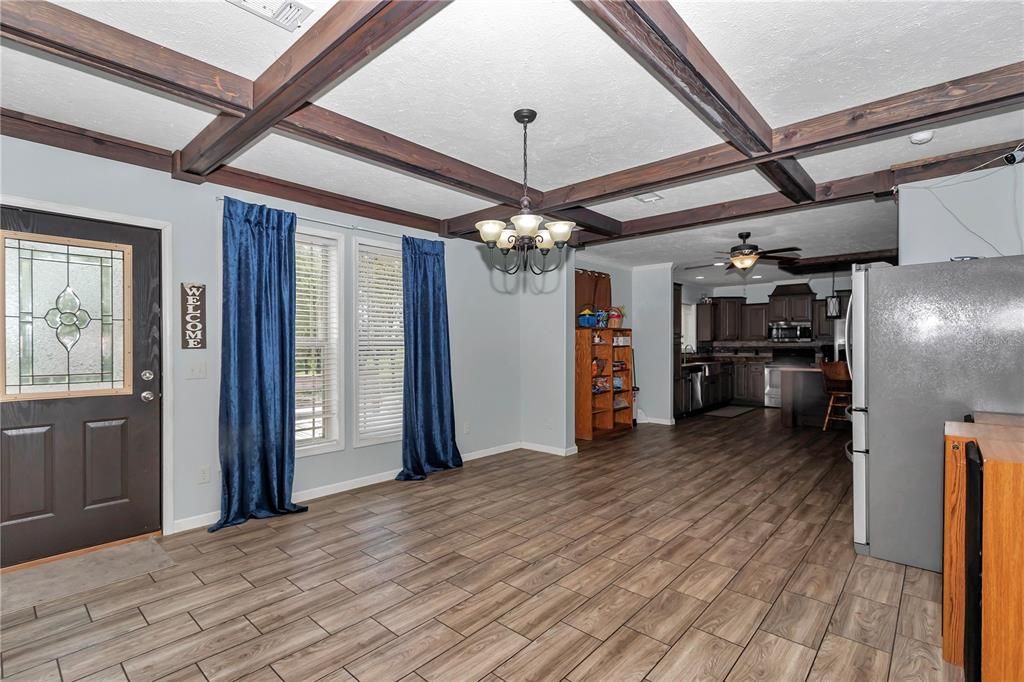 На продажу: $599,999 (4 спален, 3 ванн, 2400 Квадратных фут)