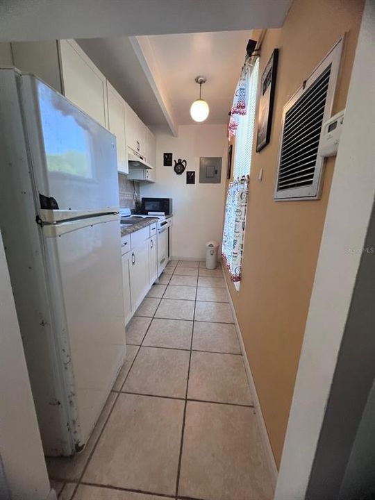 For Sale: $89,000 (1 beds, 1 baths, 648 Square Feet)