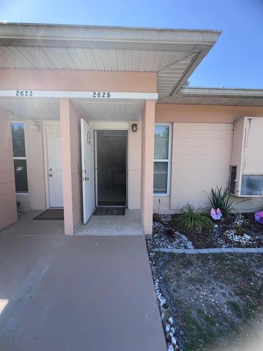 For Sale: $89,000 (1 beds, 1 baths, 648 Square Feet)