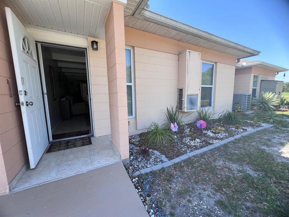 For Sale: $89,000 (1 beds, 1 baths, 648 Square Feet)