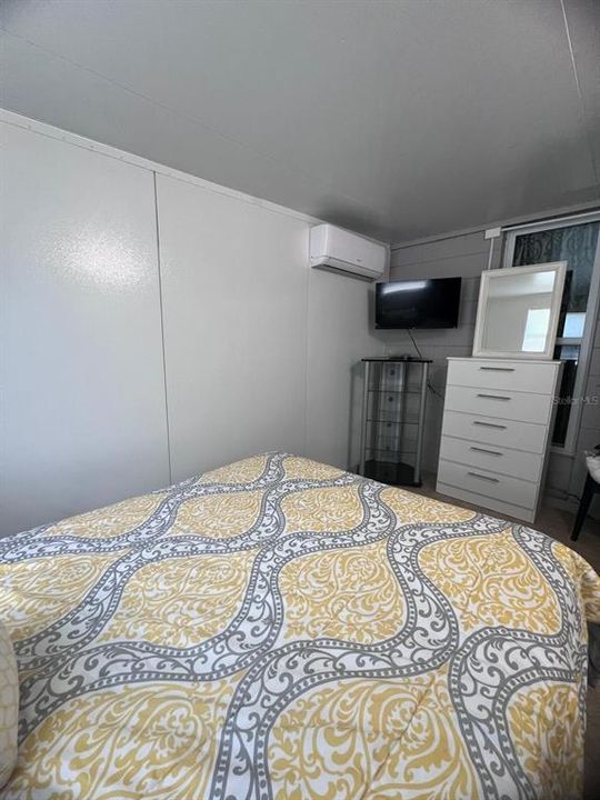 For Sale: $89,000 (1 beds, 1 baths, 648 Square Feet)