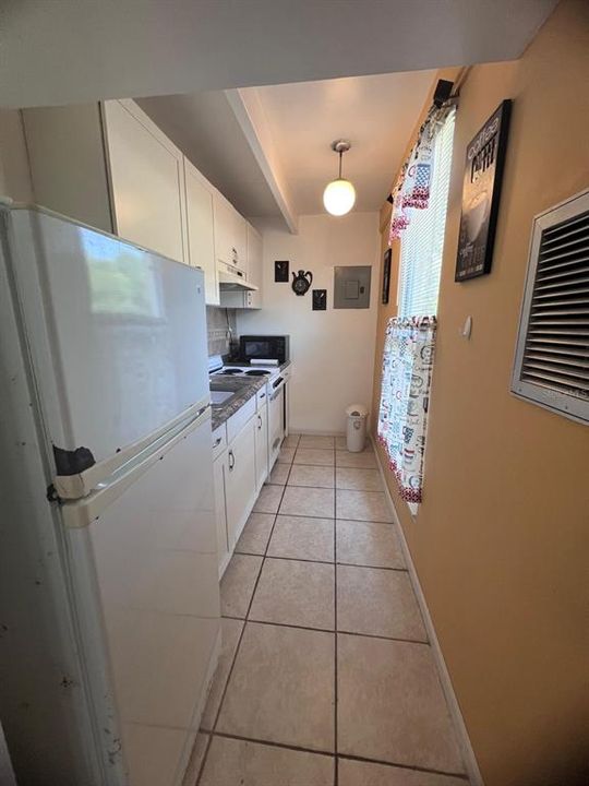 For Sale: $89,000 (1 beds, 1 baths, 648 Square Feet)