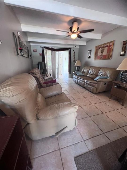 For Sale: $89,000 (1 beds, 1 baths, 648 Square Feet)