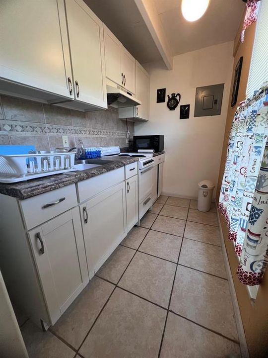 For Sale: $89,000 (1 beds, 1 baths, 648 Square Feet)