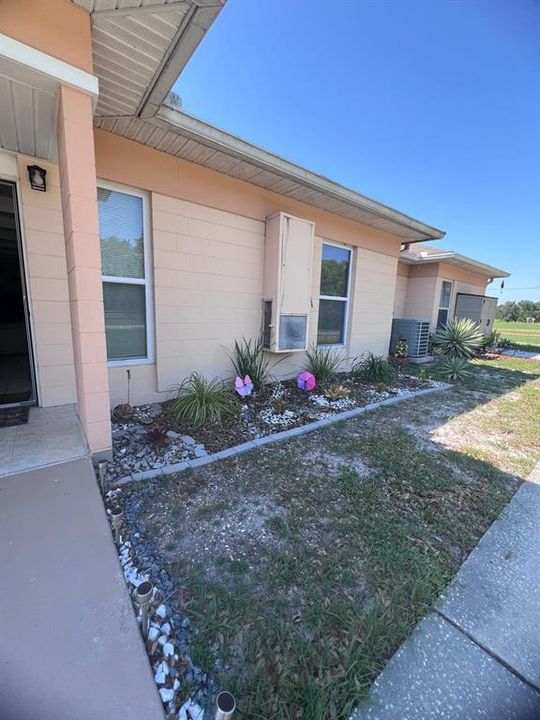 For Sale: $89,000 (1 beds, 1 baths, 648 Square Feet)