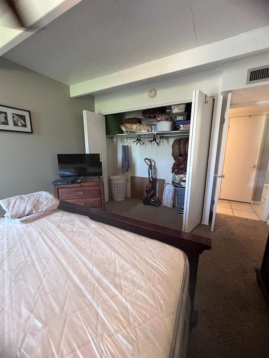 For Sale: $89,000 (1 beds, 1 baths, 648 Square Feet)