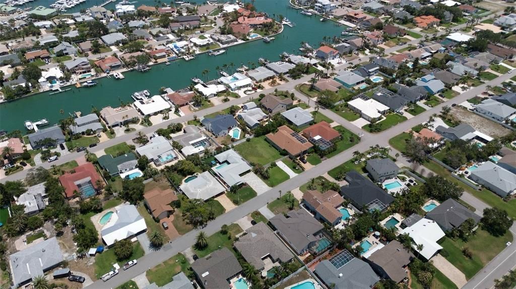 待售: $525,000 (0.24 acres)