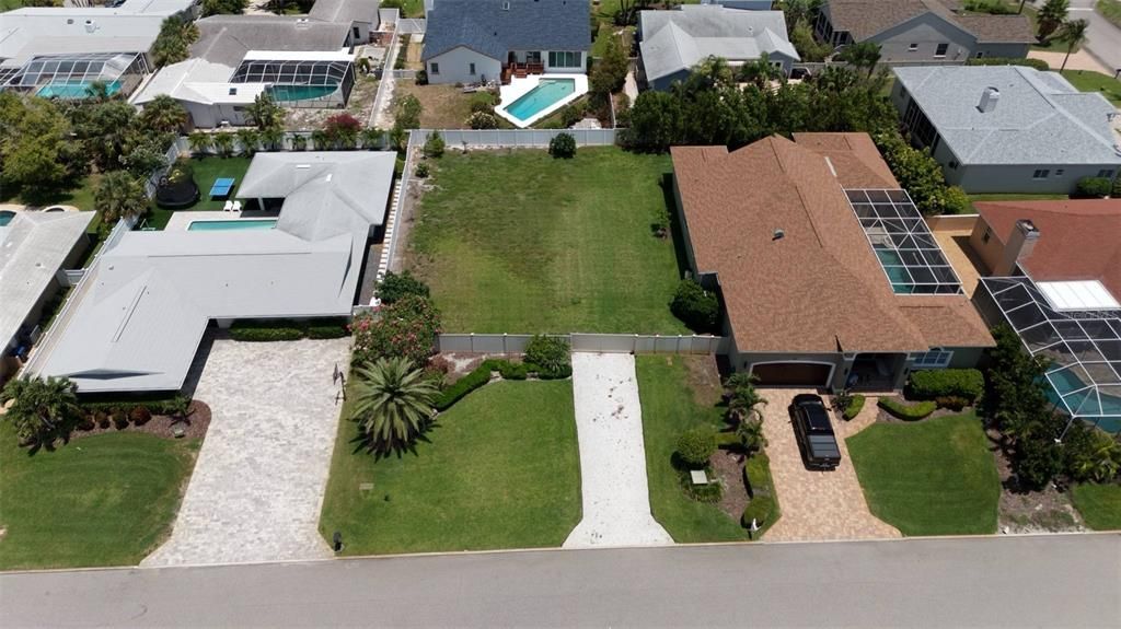 待售: $525,000 (0.24 acres)