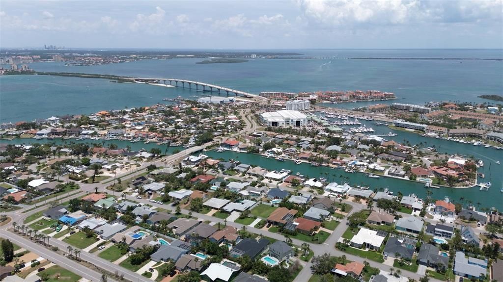 待售: $525,000 (0.24 acres)