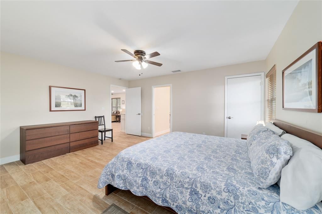 待售: $948,900 (6 贝兹, 4 浴室, 3200 平方英尺)