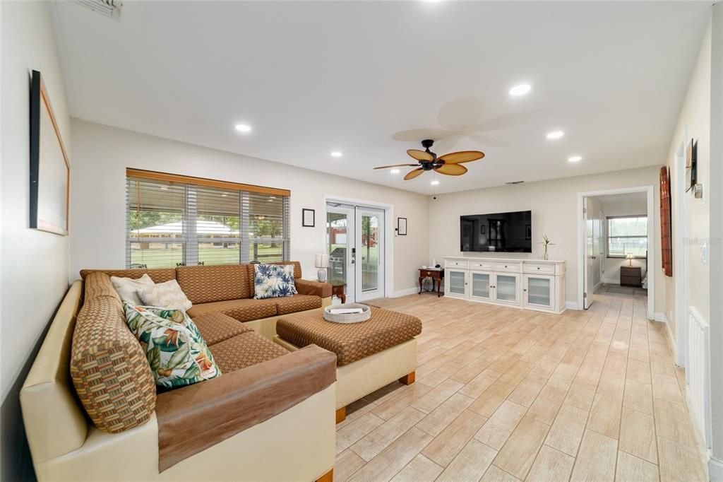 待售: $948,900 (6 贝兹, 4 浴室, 3200 平方英尺)