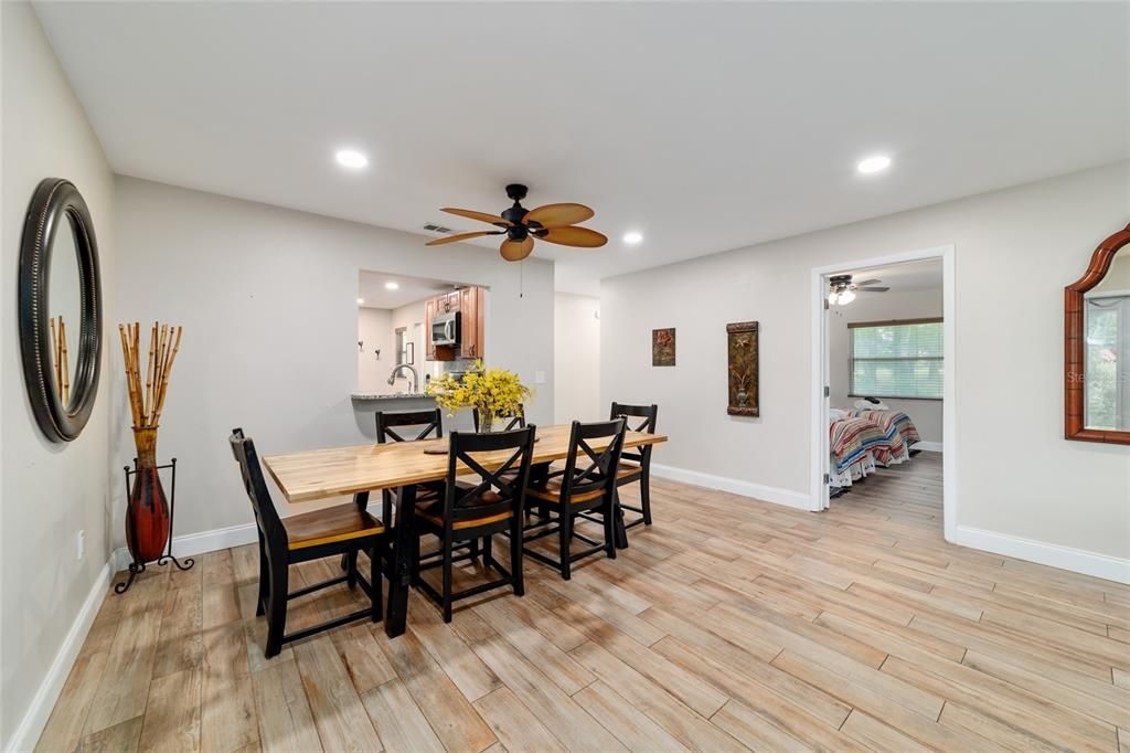 待售: $948,900 (6 贝兹, 4 浴室, 3200 平方英尺)