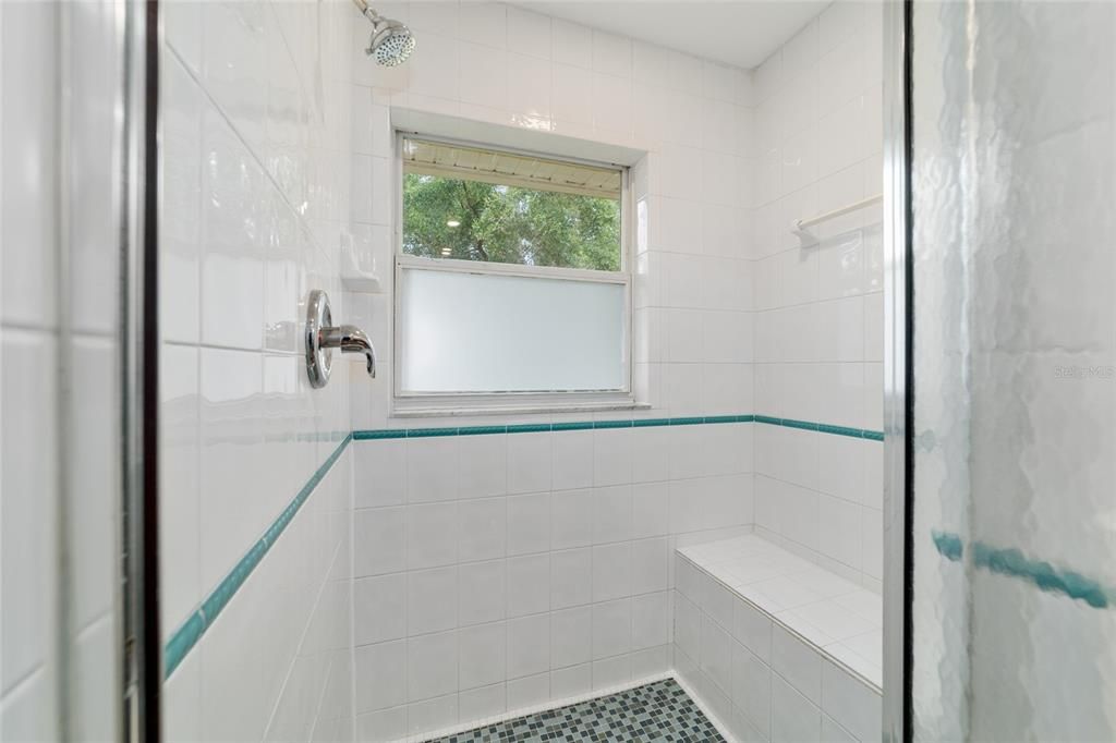 待售: $948,900 (6 贝兹, 4 浴室, 3200 平方英尺)