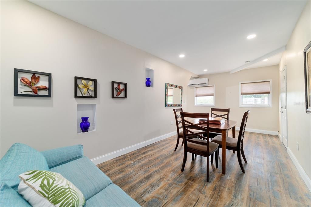 待售: $948,900 (6 贝兹, 4 浴室, 3200 平方英尺)