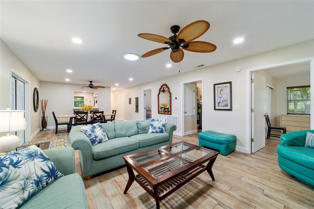 待售: $948,900 (6 贝兹, 4 浴室, 3200 平方英尺)