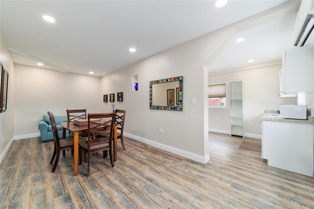 待售: $948,900 (6 贝兹, 4 浴室, 3200 平方英尺)