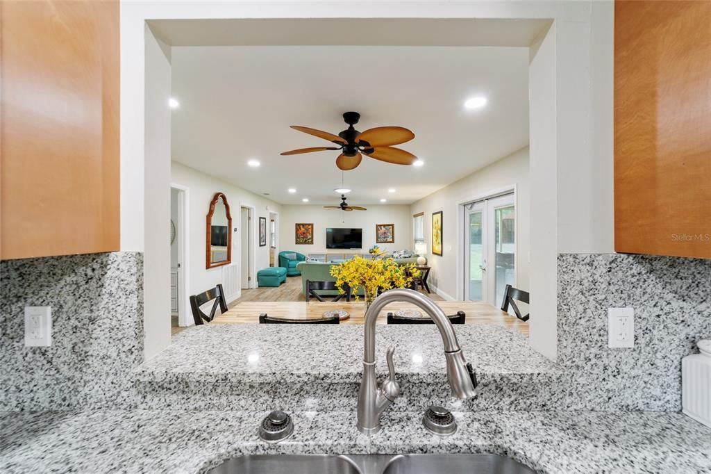 待售: $948,900 (6 贝兹, 4 浴室, 3200 平方英尺)